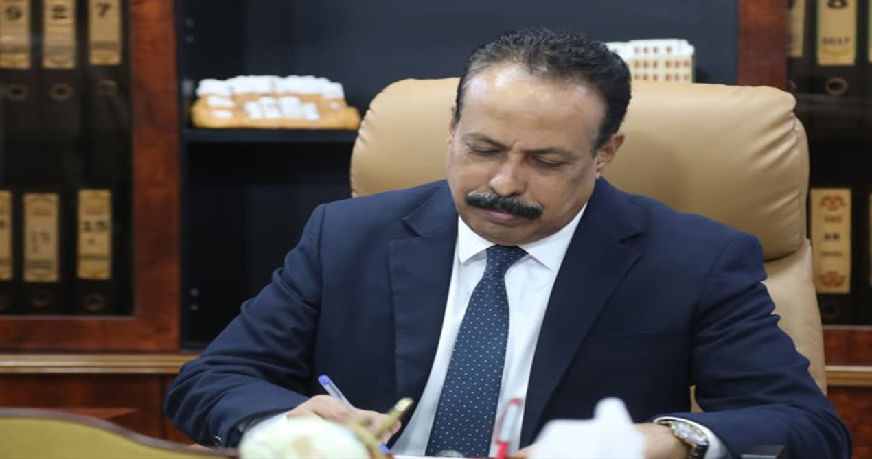 وزير الأشغال العامة والطرق يوجه برفع الجاهزية القصوى لفرق الطوارئ والصيانة لمواجهة موجة الأمطار والسيول في مختلف المحافظات